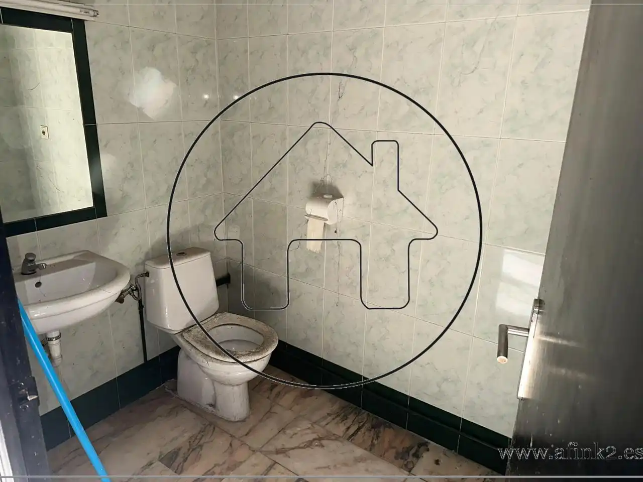 Bathroom of Commercial properties for rent in Huelva