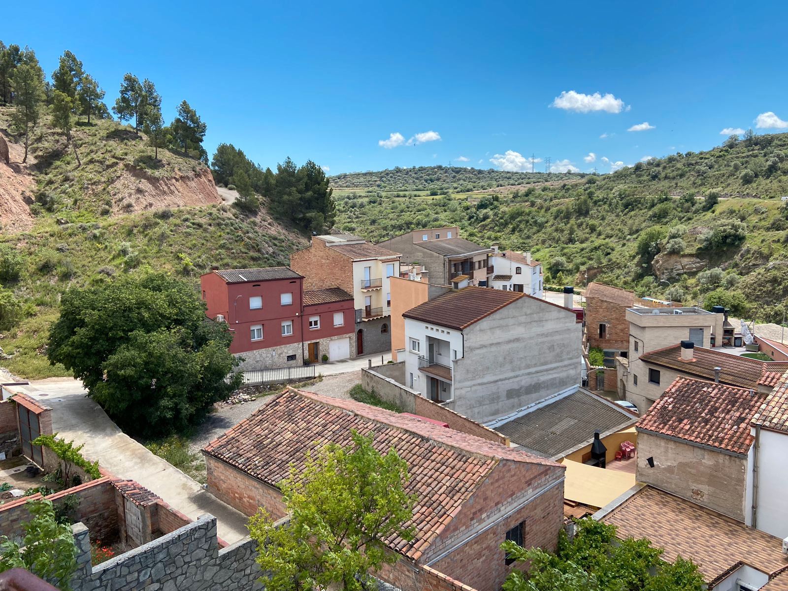 Vista exterior de Casa o xalet en venda en Camarasa amb Moblat i Balcó