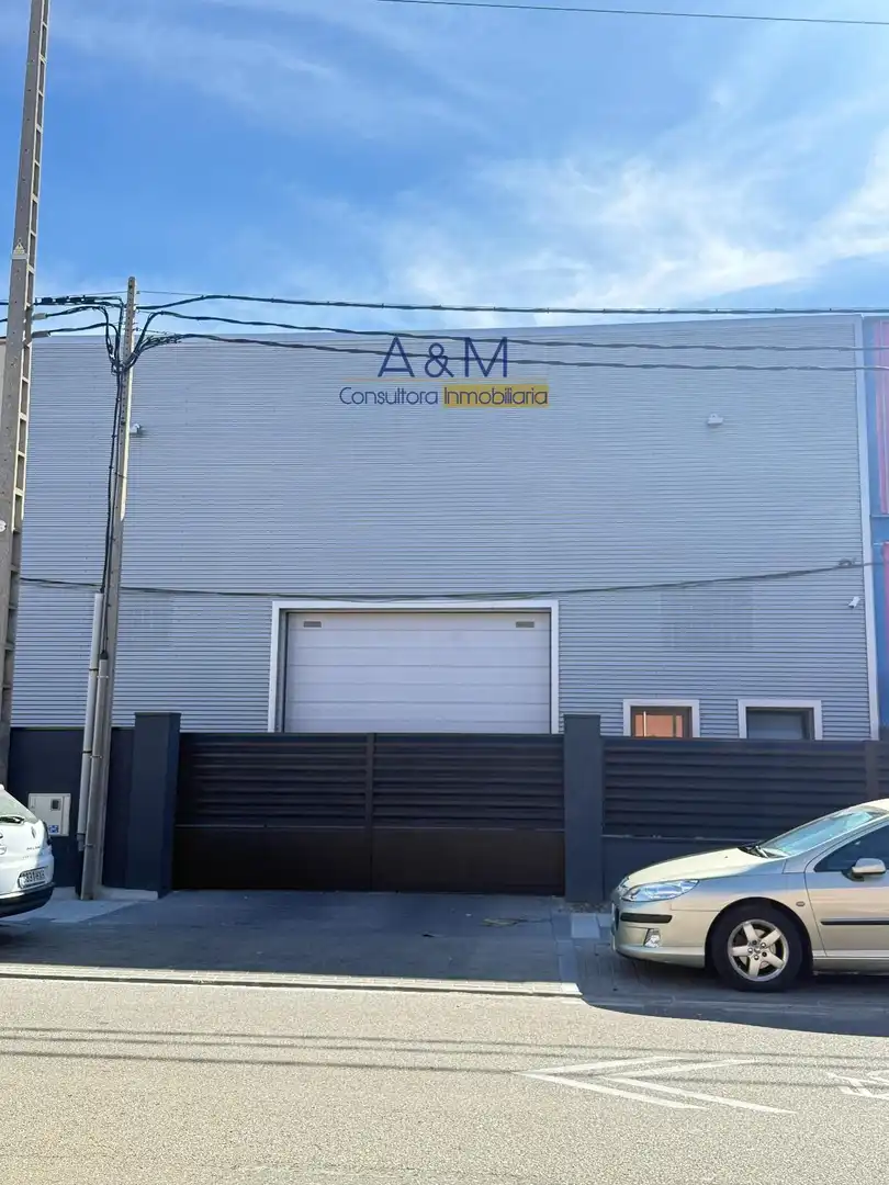Außenansicht von Fabrikhallen zur Miete in Valladolid