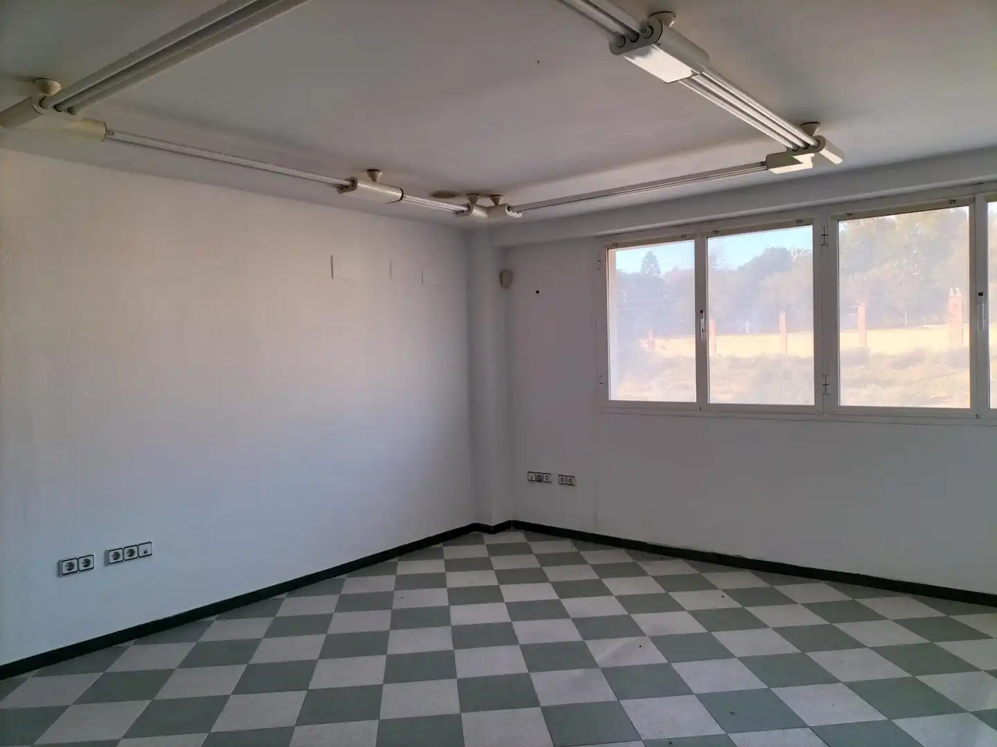 Industrial buildings for sale in Chiclana de la Frontera