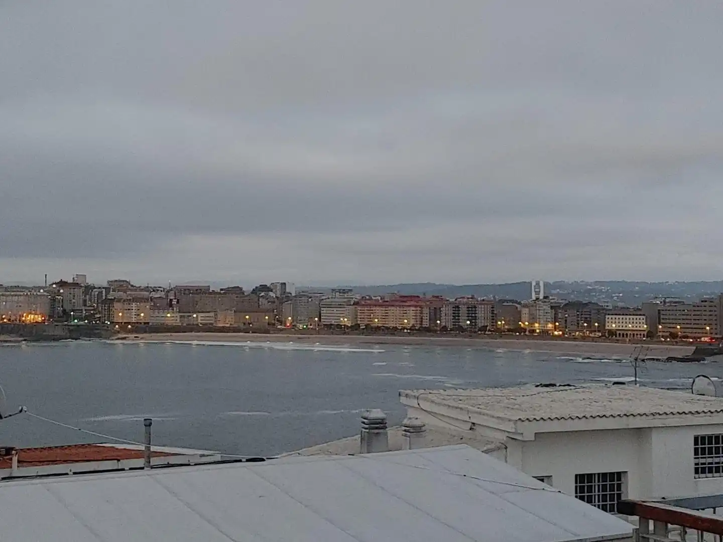 Außenansicht von Dachboden zum Verkauf in A Coruña Capital  mit Heizung und Terrasse