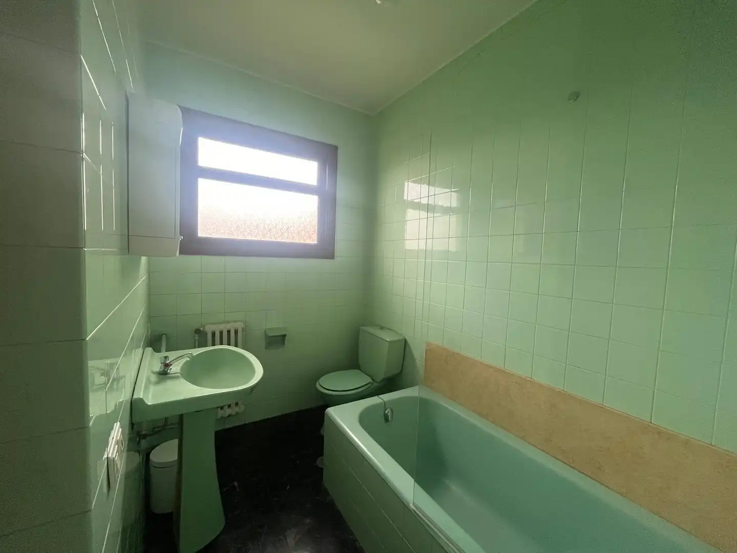Bany de Casa o xalet en venda en Vigo  amb Jardí privat, Terrassa i Traster