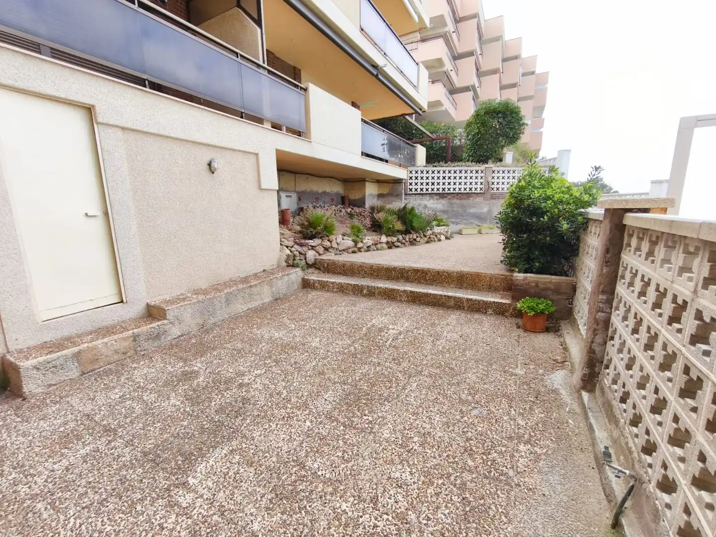 Piso con terraza en venta en Carrer de la Cala de la Font 14, imagen 5