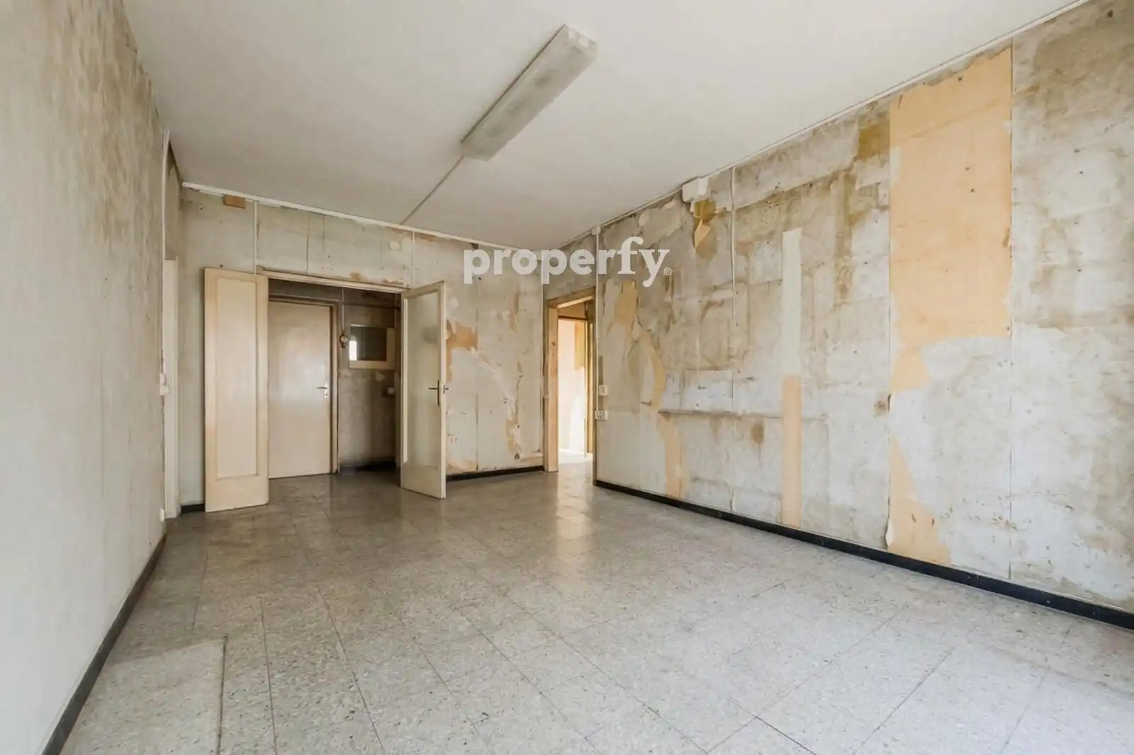 Piso en venta en Barcelona con Calefacción, Terraza y Balcón