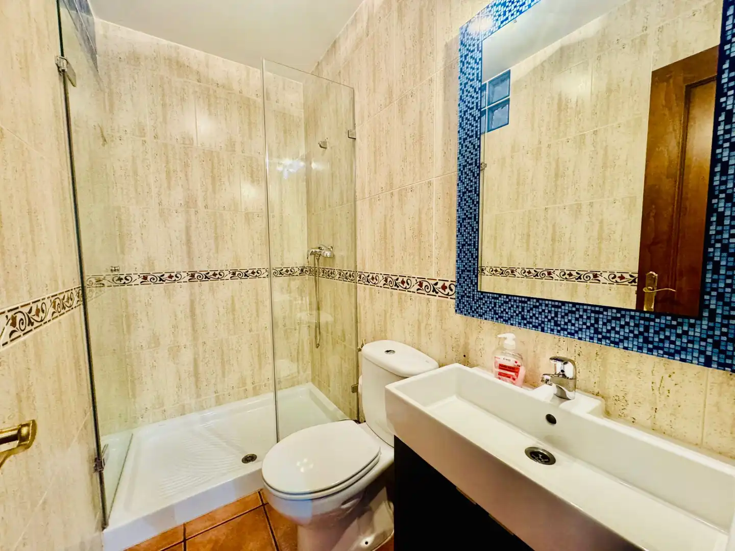 Bathroom of Detached homes for sale in Fuengirola  with Air Conditioner, Private garden and Terrace
