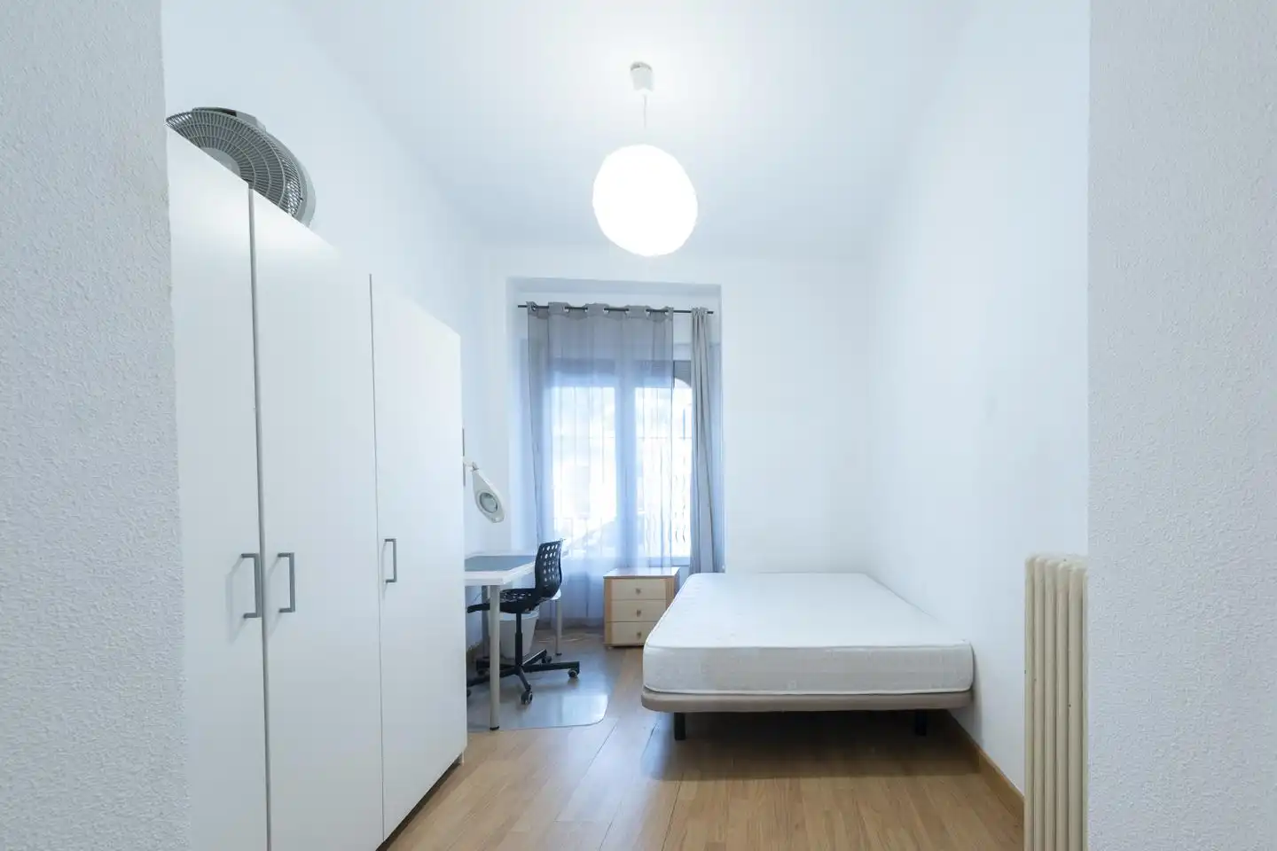 Dormitori de Planta baixa en venda en Madrid