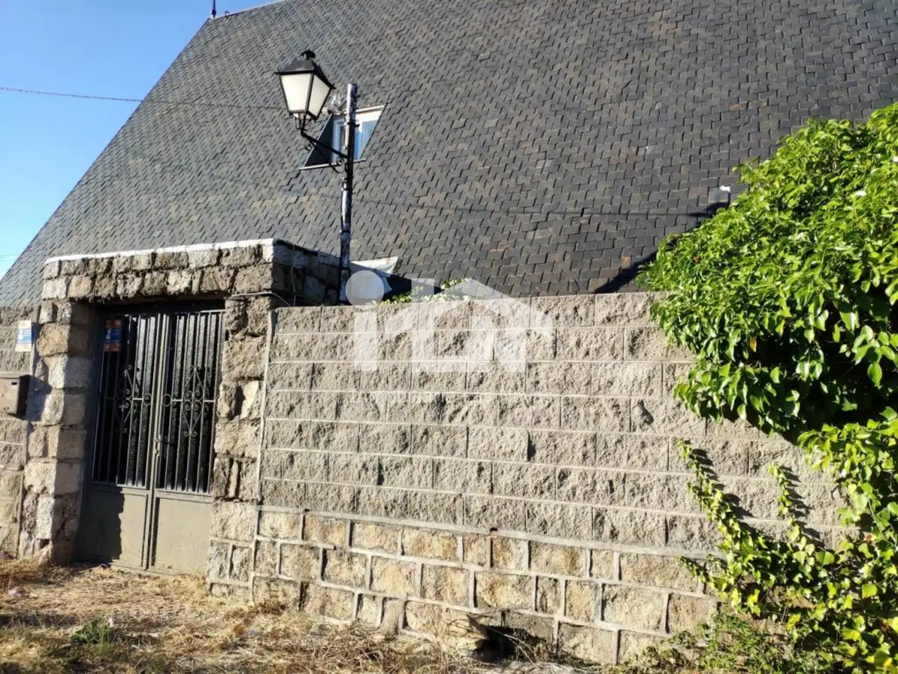 Vista exterior de Casa o chalet en venta en Herradón de Pinares con Jardín privado