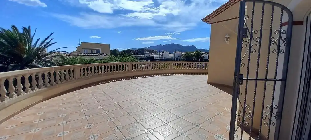 Terrassa de Casa o xalet en venda en Mont-roig del Camp amb Aire condicionat, Calefacció i Jardí privat