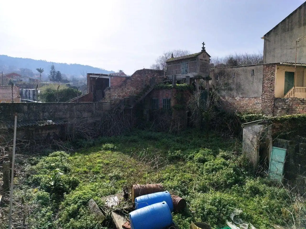 Casa o xalet en venda en Pontevedra Capital  amb Jardí privat