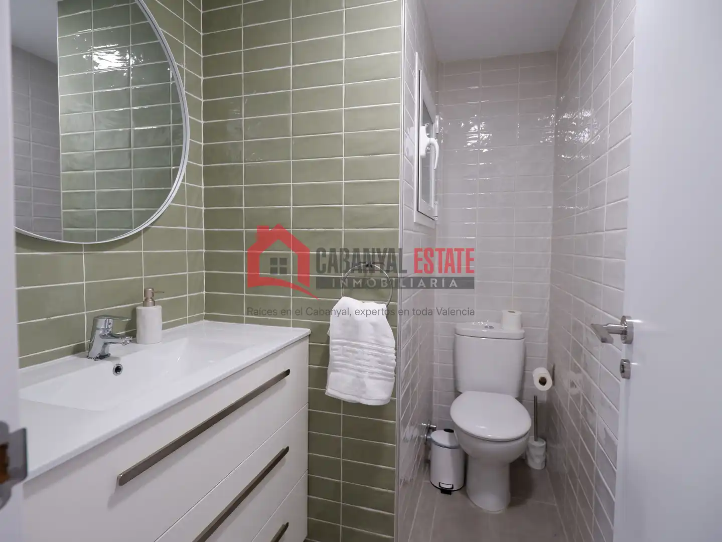 Bany de Apartament de lloguer en Valencia amb Aire condicionat, Moblat i Balcó