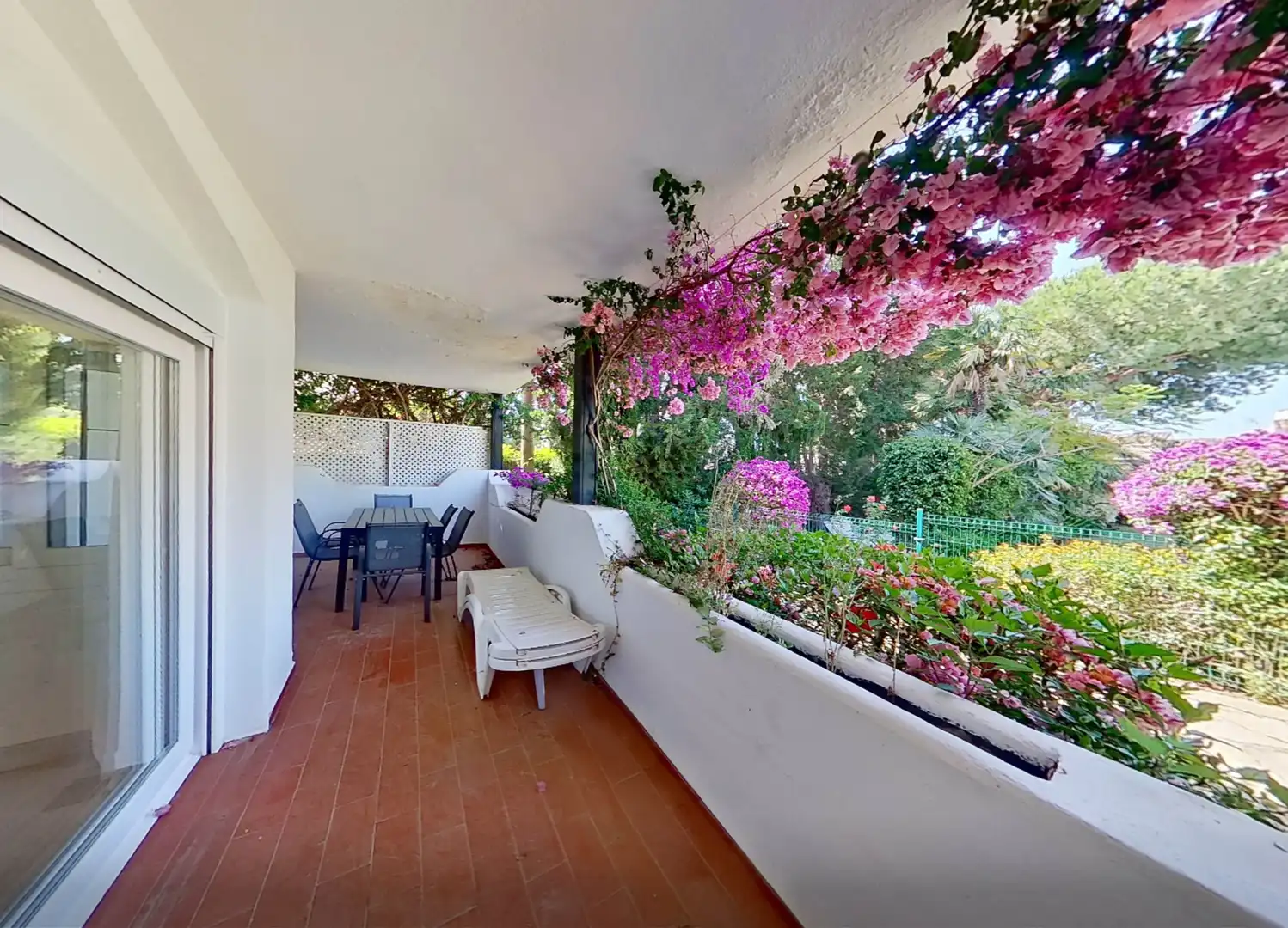 Terrace of Ground floor for sale in Marbella  with Air Conditioner, Terrace and Community pool