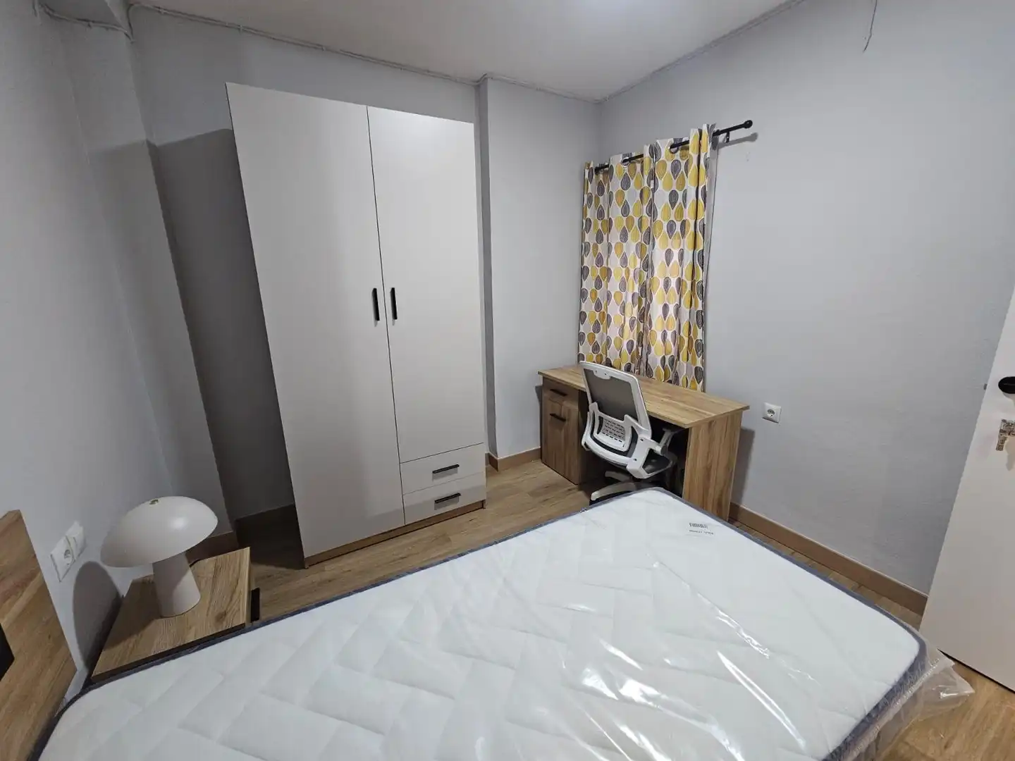 Room in Calle CANIGO, Ciudad Jardín