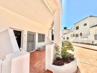 Appartement compact avec piscine à louer à Playa de las Gaviotas - El Pedrucho