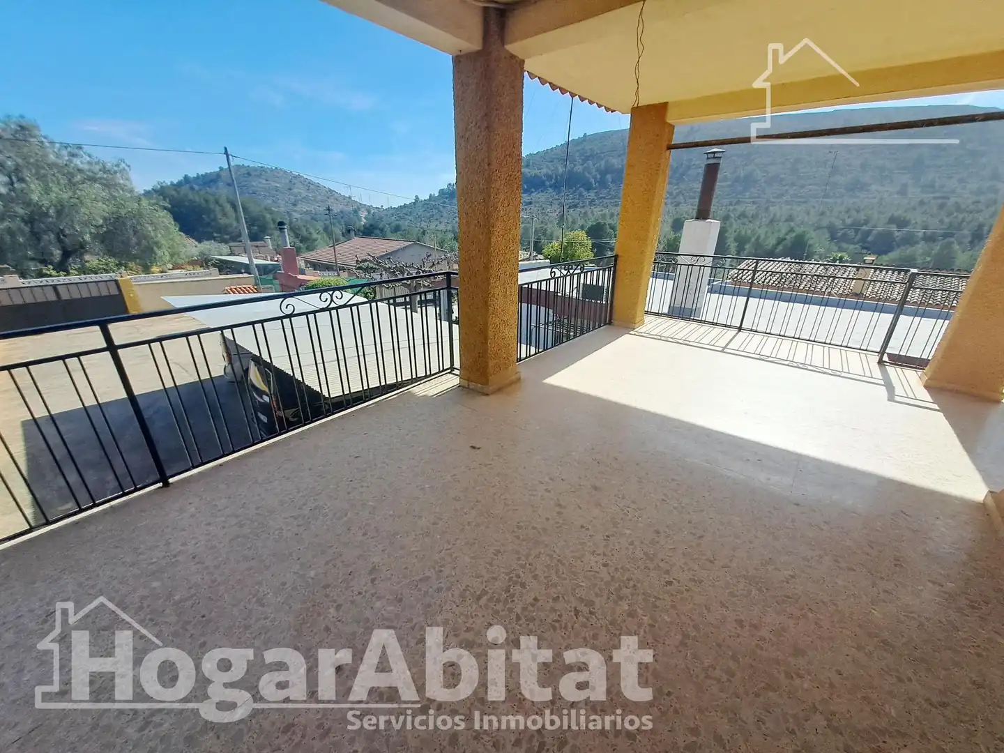 Vista exterior de Casa o xalet en venda en L'Alcora amb Calefacció, Jardí privat i Terrassa