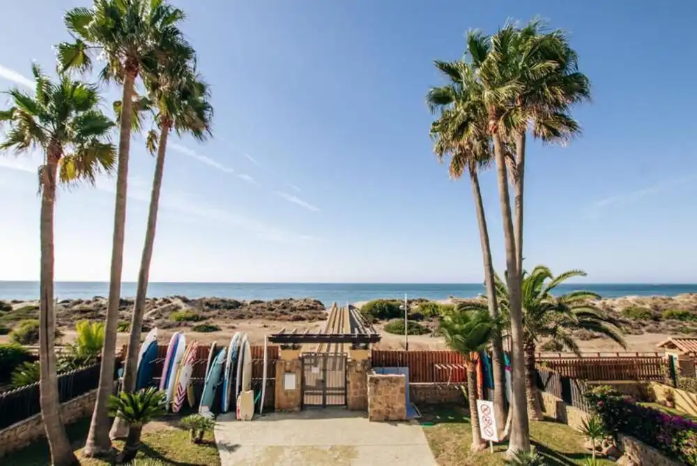 Ground floor with pool to rent in Río Real - Los Monteros