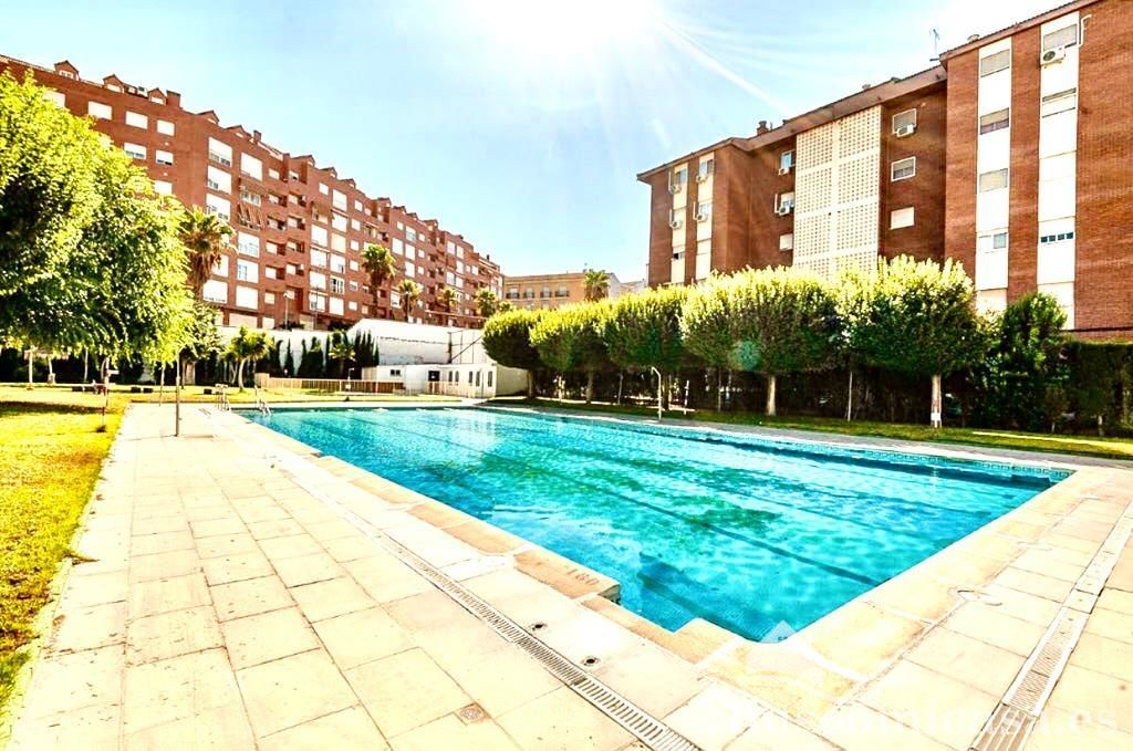 Swimming pool of Planta baja for sale in Linares  with Balcony