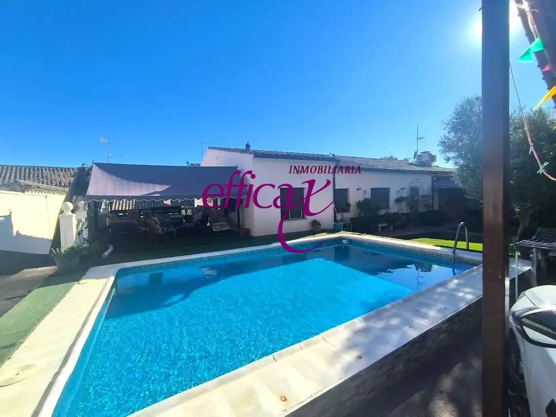 Xalet amb piscina en venda a Santo Domingo-Caudilla, imagen 2