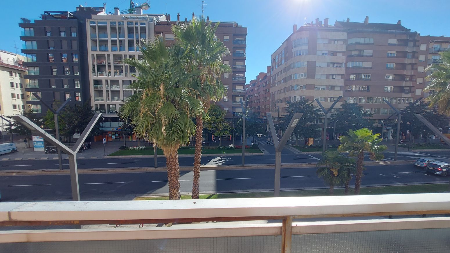 Vista exterior de Oficina de lloguer en  Logroño amb Aire condicionat i Calefacció
