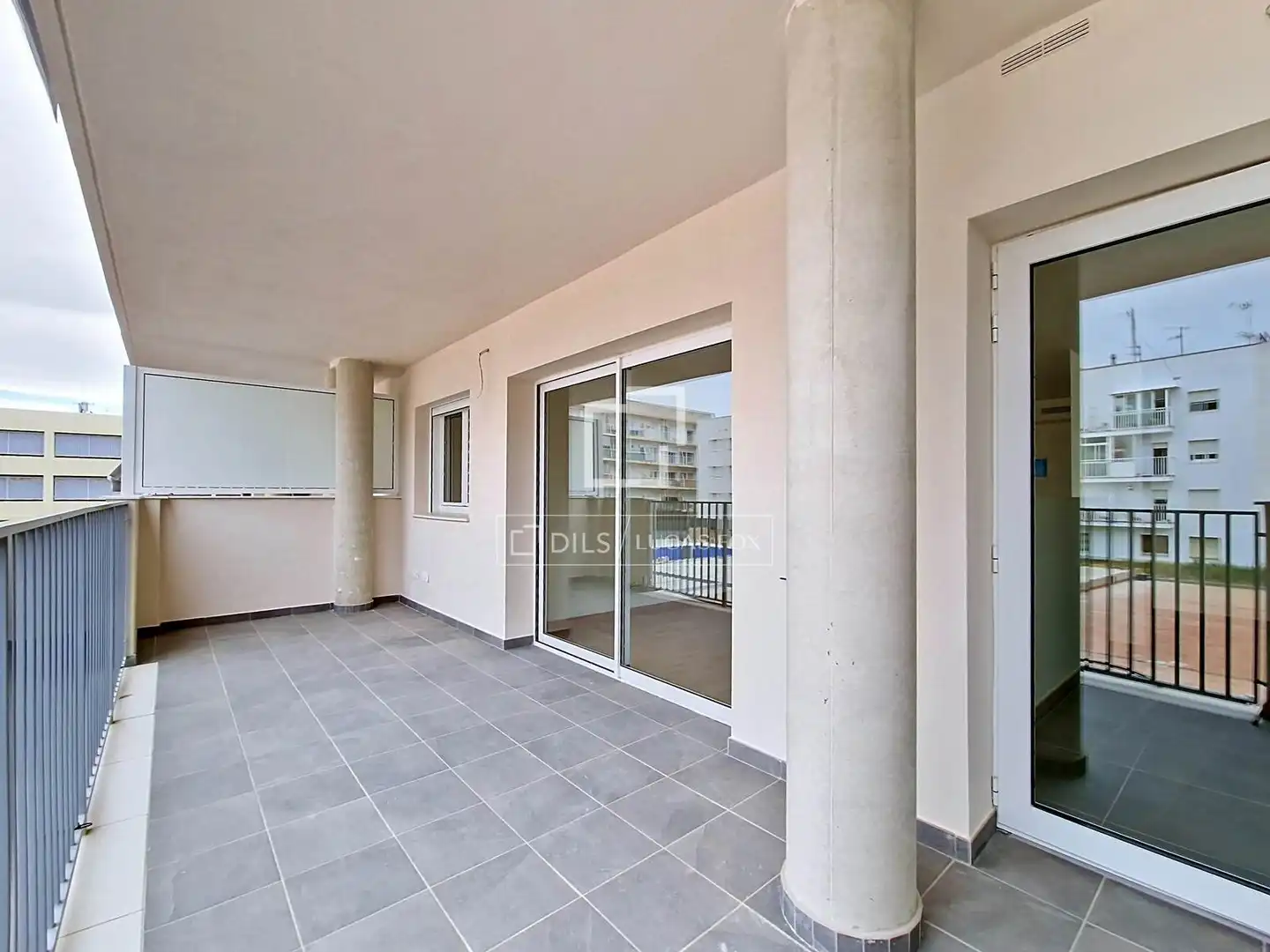Terrasse von Wohnung zum Verkauf in Vilanova i la Geltrú mit Klimaanlage, Heizung und Parkett