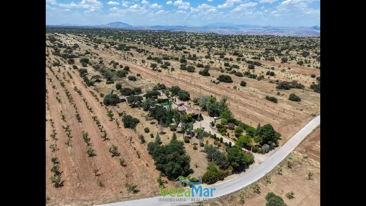 Country homes for sale in Freila