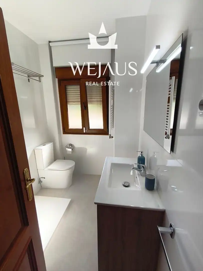 Baño de Piso de alquiler en El Astillero   con Calefacción, Amueblado y Alarma