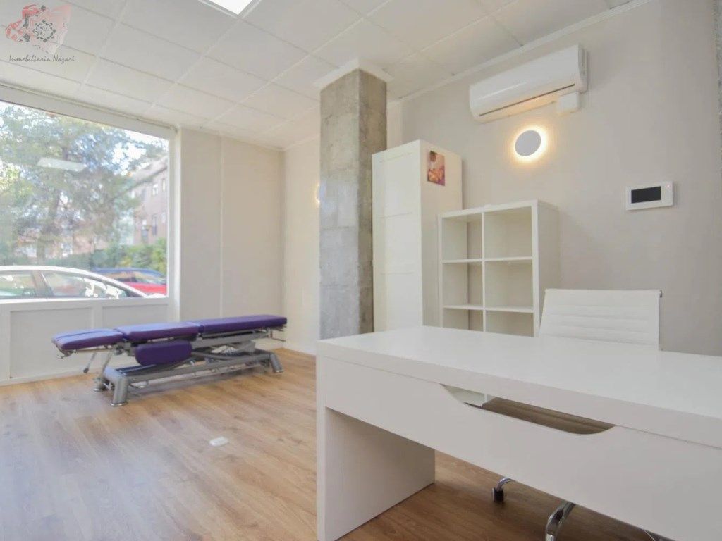 Local en venda en  Granada Capital amb Aire condicionat