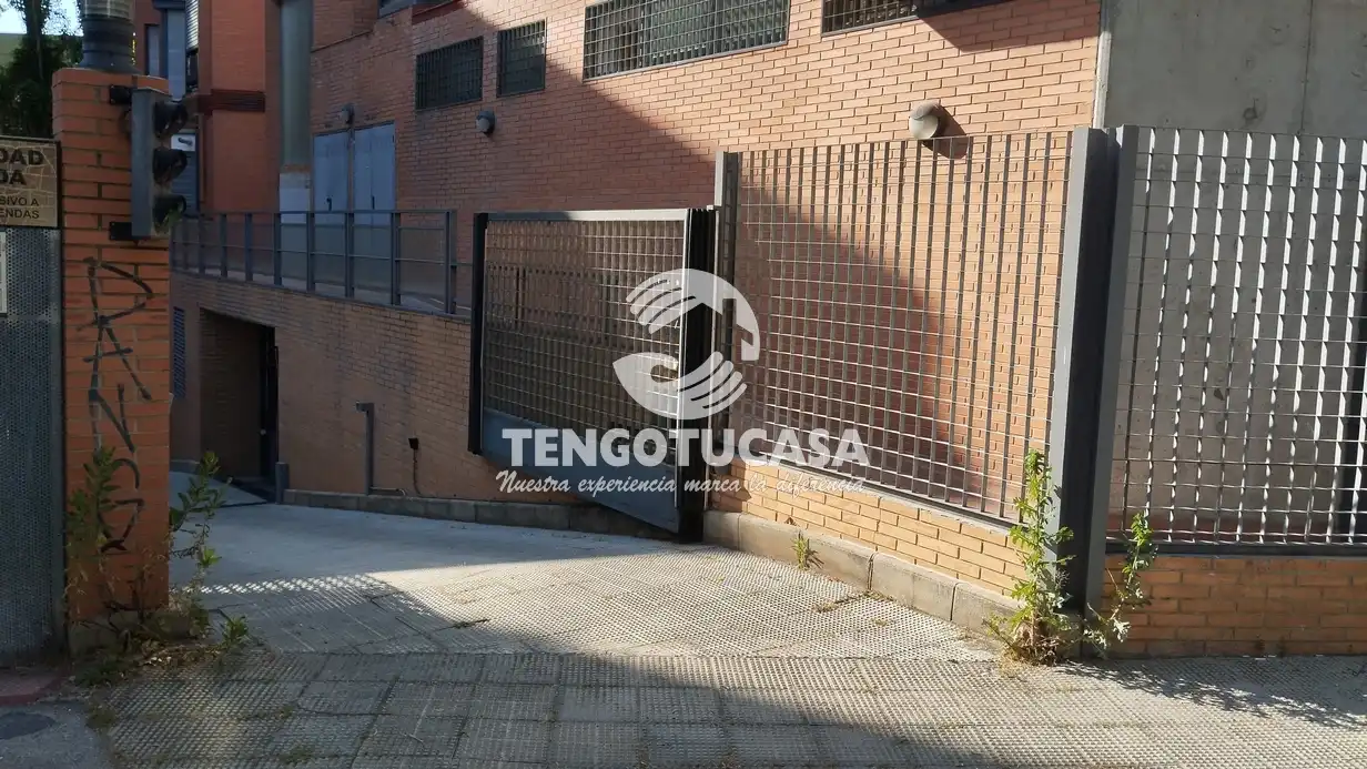 Garage for rent in Calle de Luis Ruiz, Pueblo Nuevo