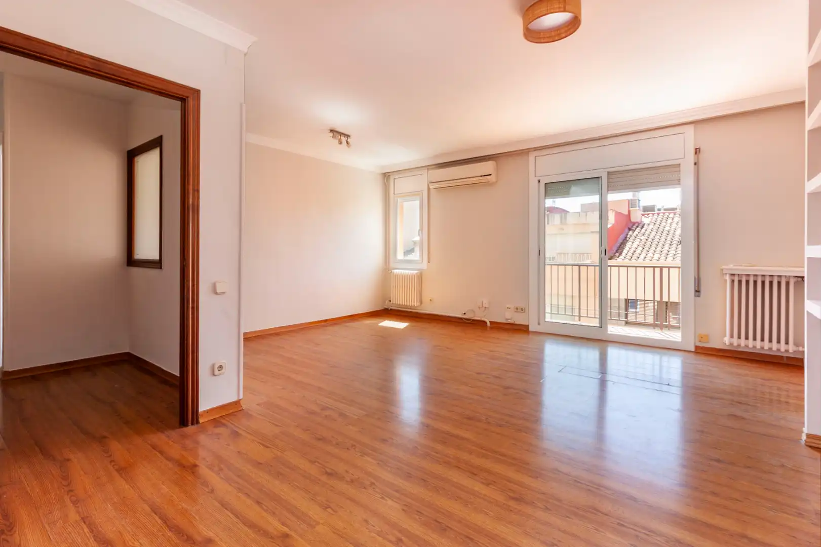 Living room of Flat for sale in Terrassa  with Air Conditioner, Heating and Private garden