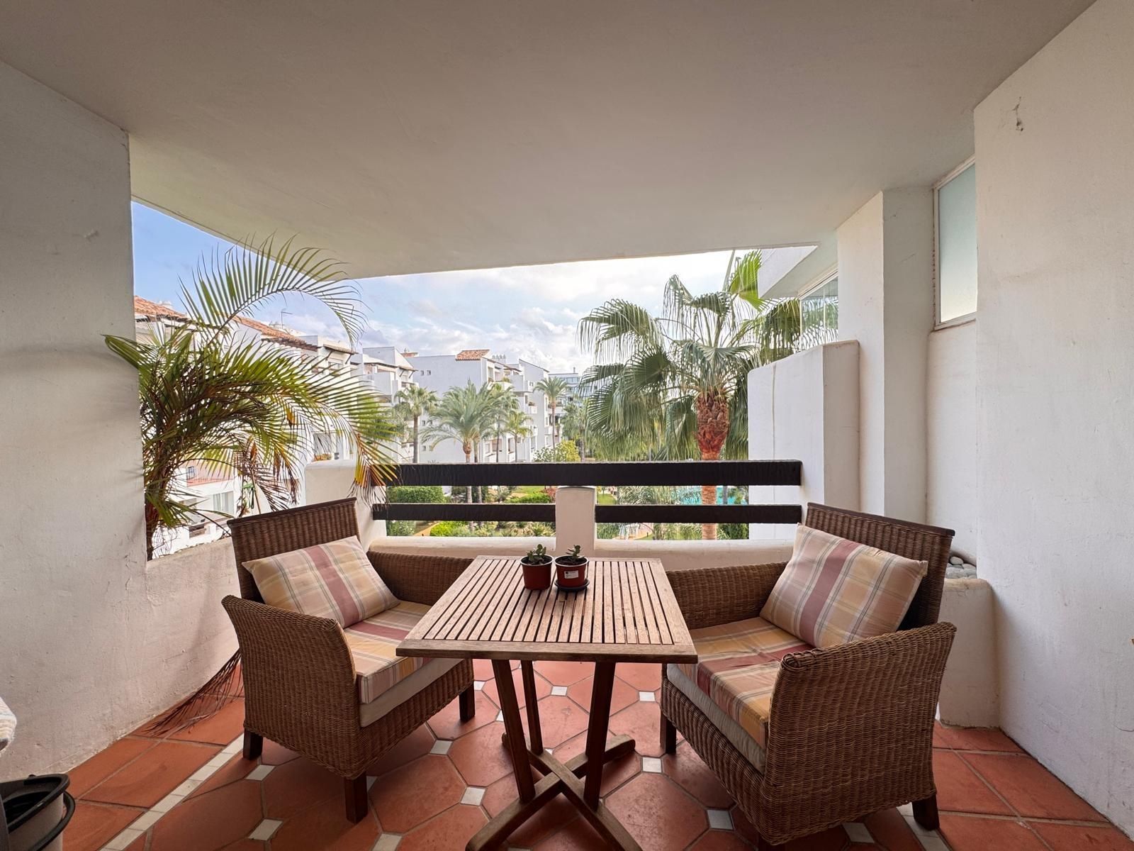 Terrassa de Apartament en venda en Estepona amb Aire condicionat, Jardí privat i Terrassa