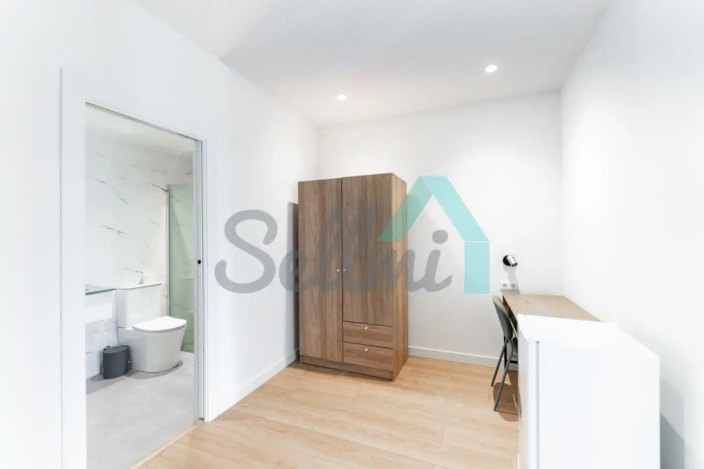 Habitación de Piso para compartir en Oviedo  con Aire acondicionado, Calefacción y Jardín privado