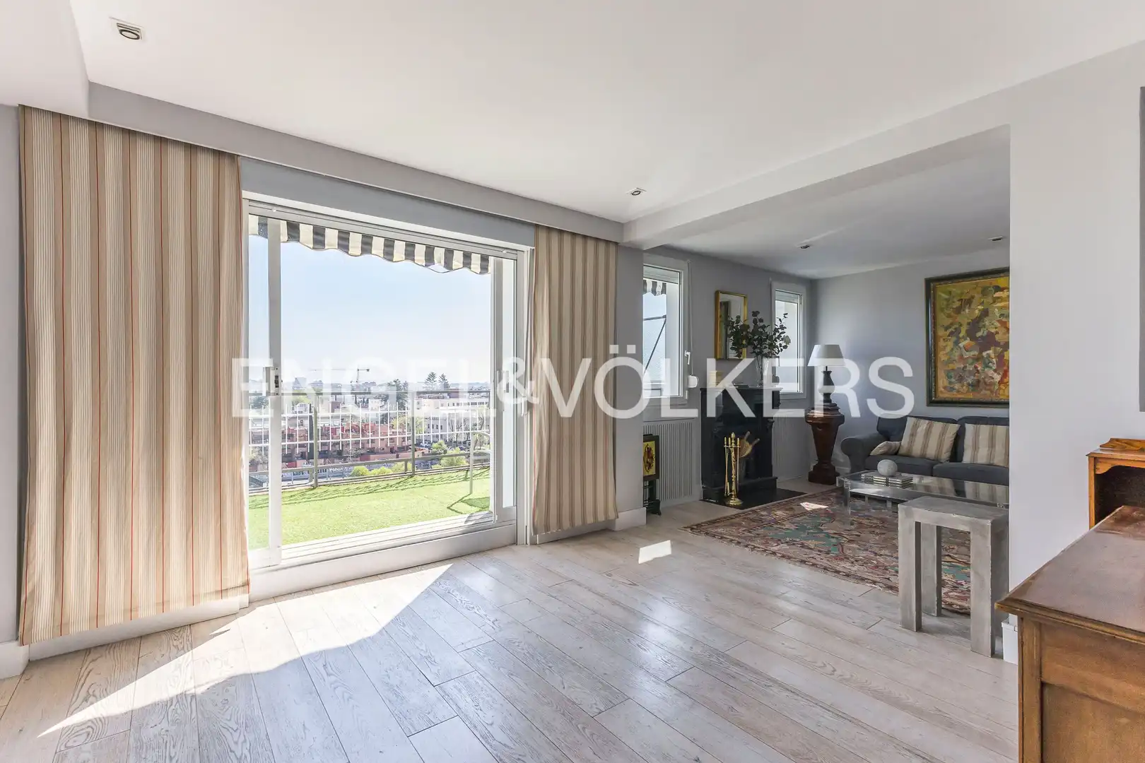 Exterior view of Flat for rent in  Madrid Capital  with Air Conditioner, Heating and Terrace