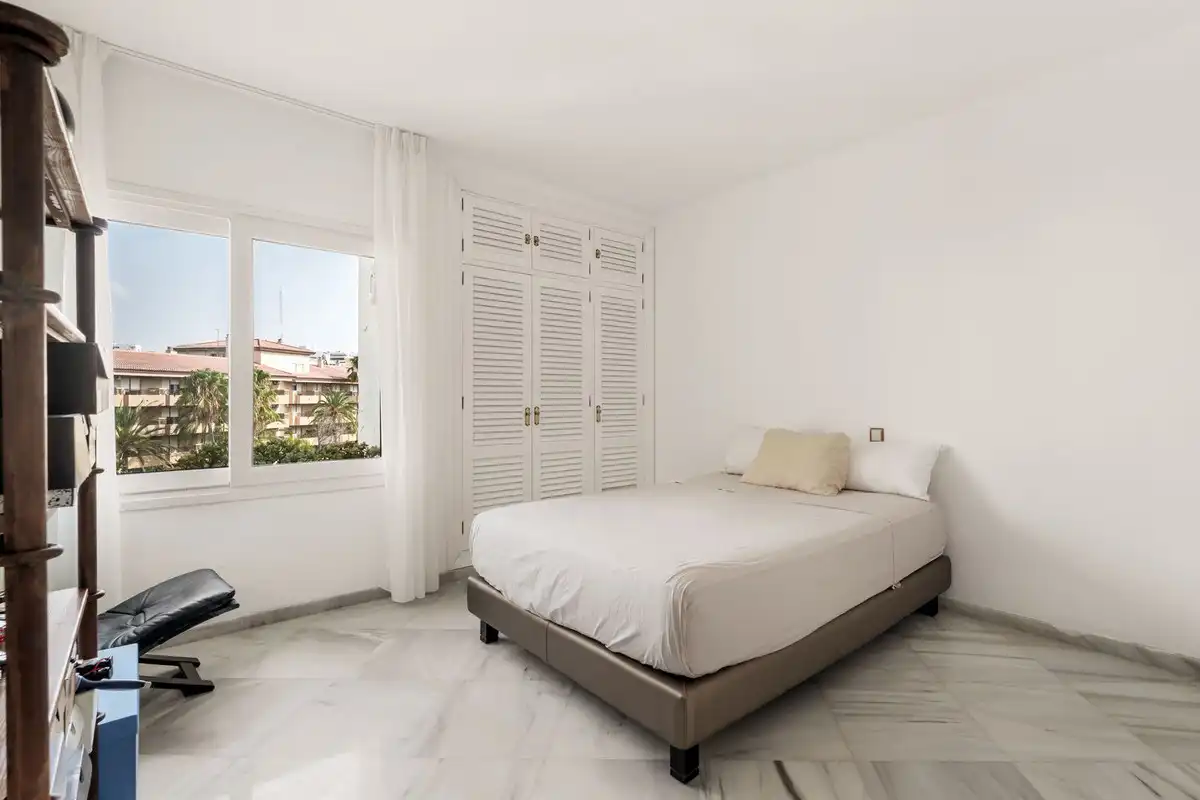 Habitación de Apartamento en venta en Torremolinos con Aire acondicionado, Terraza y Piscina comunitaria