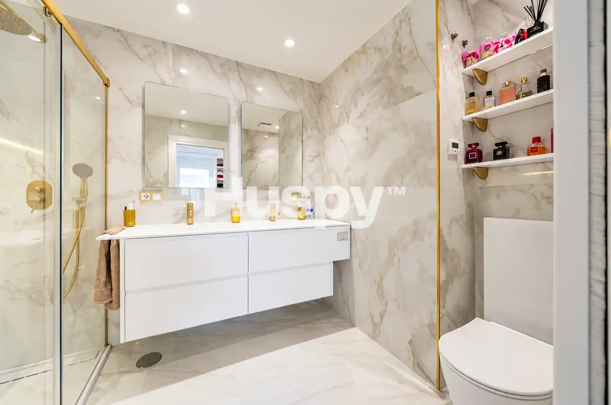 Semi-detached house with terrace for sale in Calle Liverpool, imagen 15
