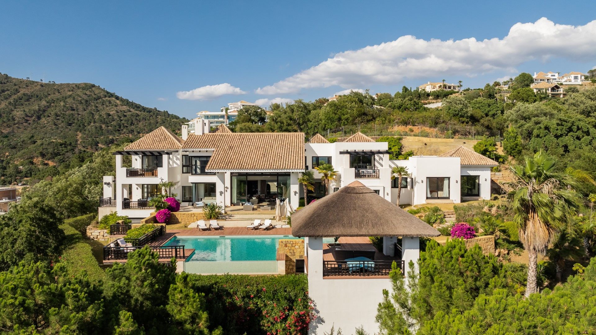 Vista exterior de Casa o chalet en venta en Benahavís con Aire acondicionado, Jardín privado y Terraza