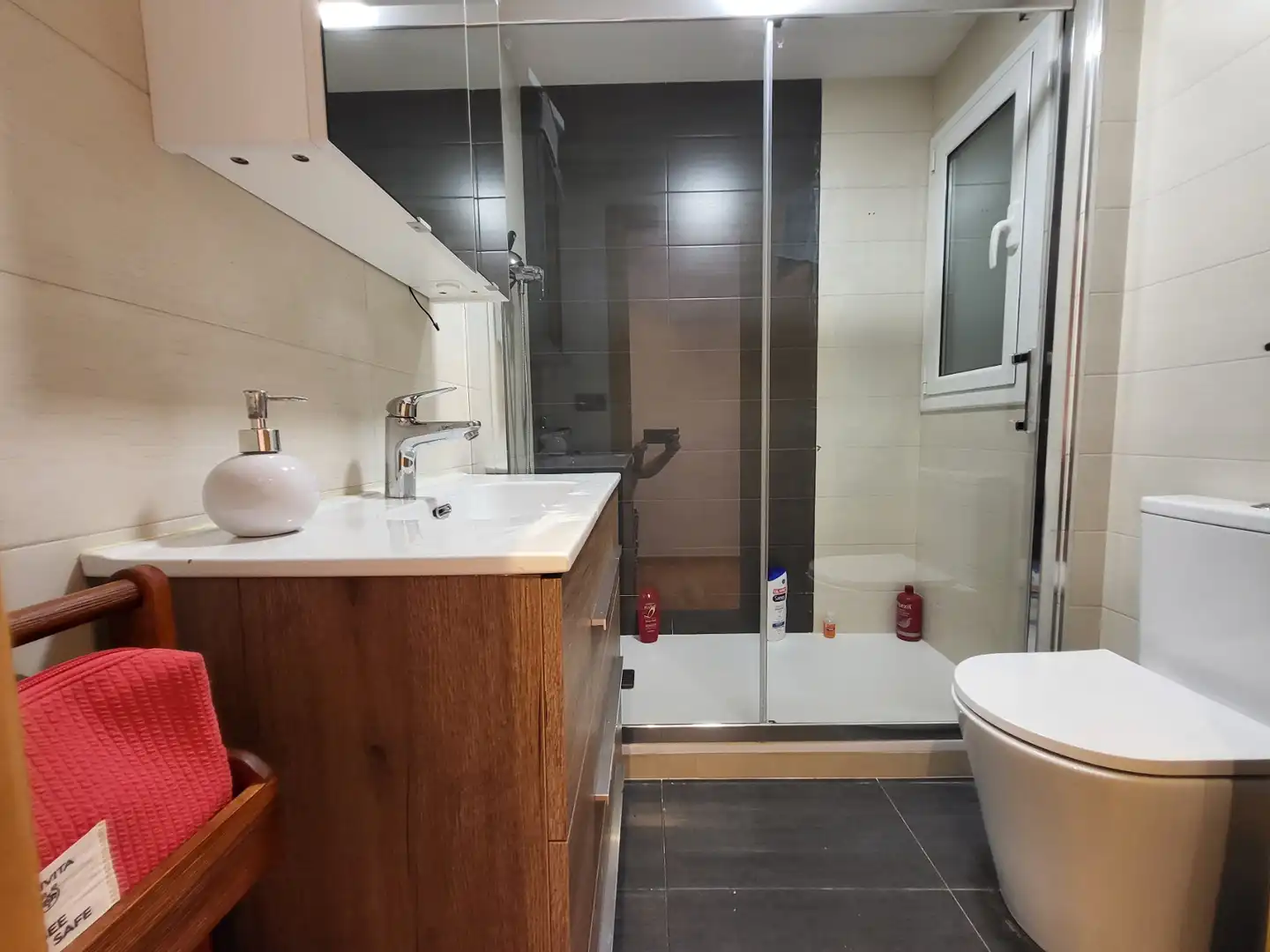 Baño de Piso de alquiler en Castelldefels con Aire acondicionado, Calefacción y Parquet