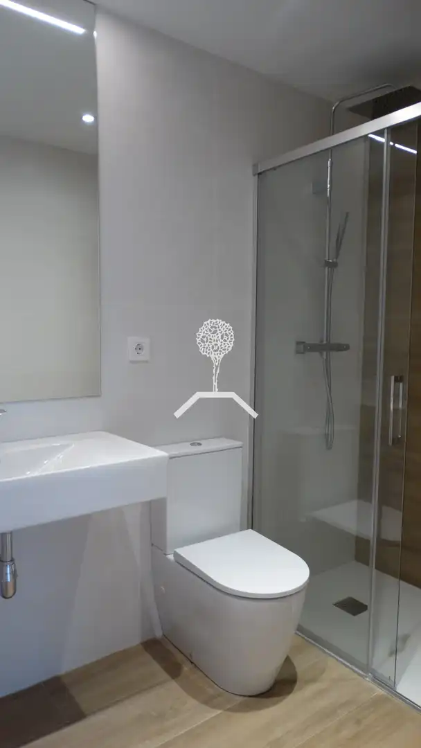 Bathroom of Flat for rent in Viladecans  with Air Conditioner, Heating and Storage room