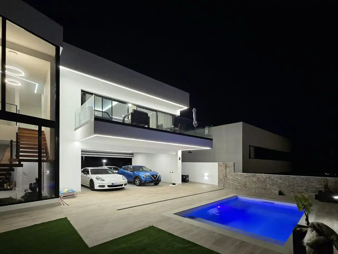Vista exterior de Casa o chalet en venta en Las Palmas de Gran Canaria con Jardín privado, Terraza y Piscina
