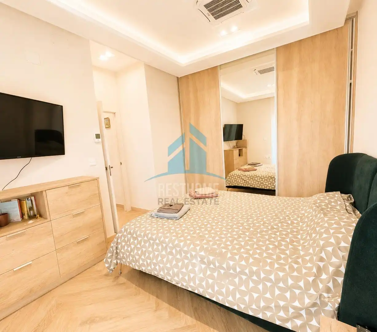 Bedroom of Houses for sale in Cullera  with Air Conditioner, Terrace and Jacuzzi