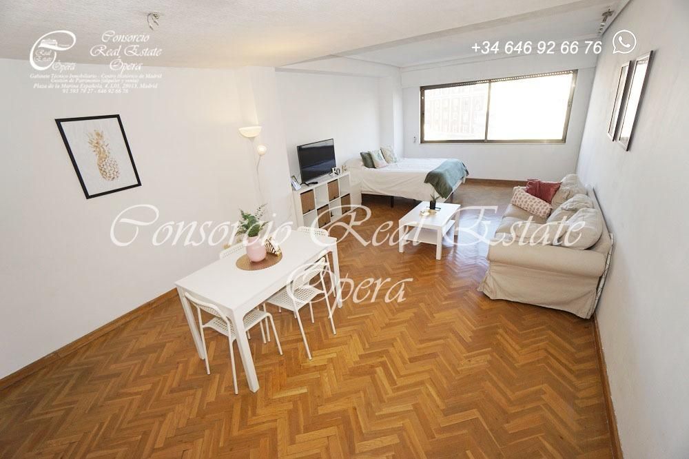 Bedroom of Flat for sale in  Madrid Capital  with Air Conditioner and Heating