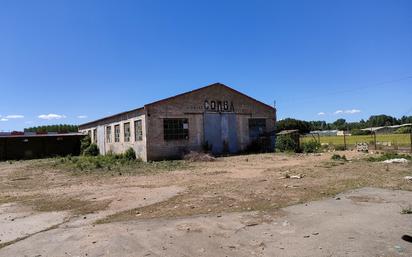 Vista exterior de Nau industrial en venda en Soto de la Vega