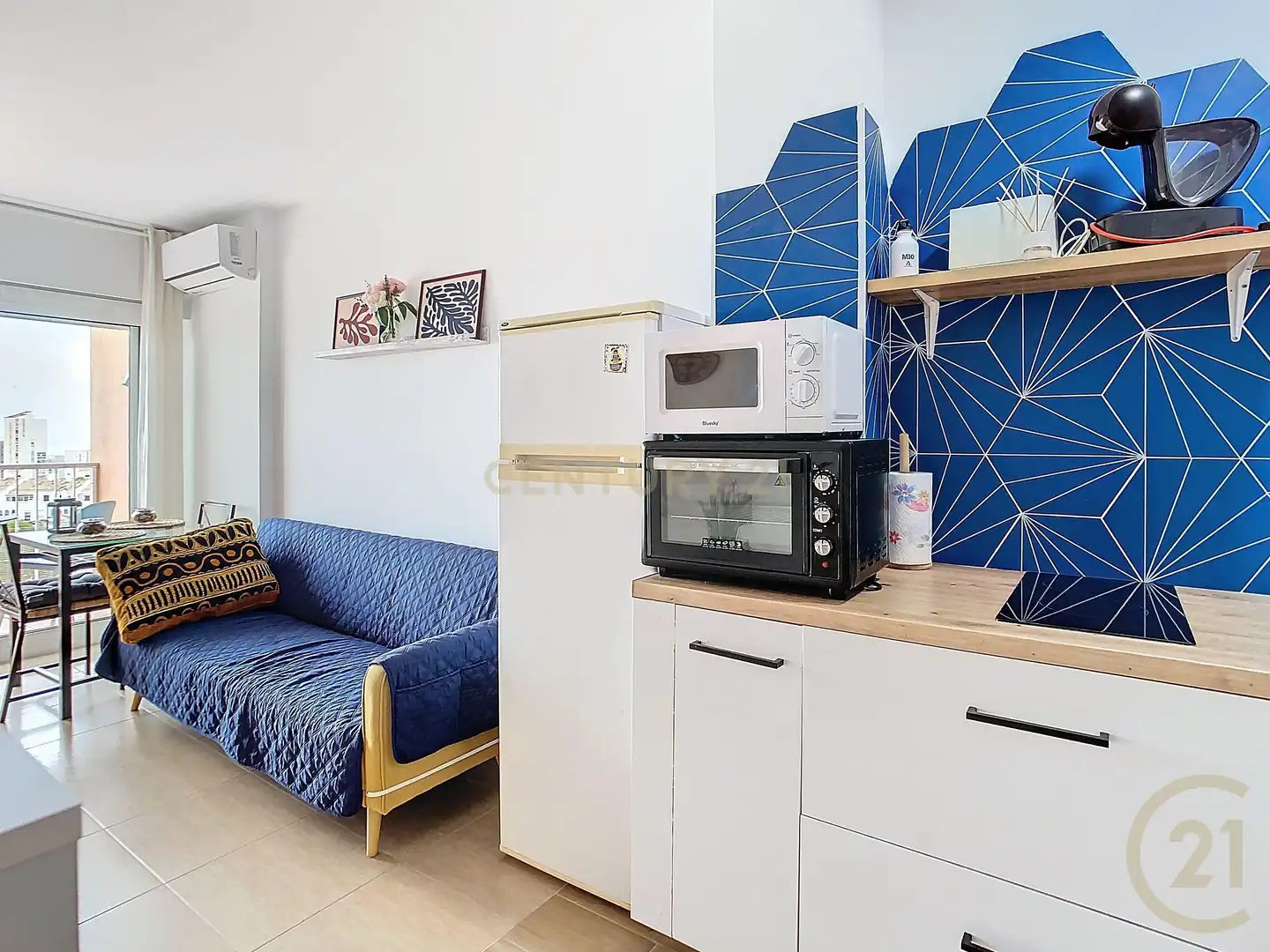 Cocina de Apartamento de alquiler en Benalmádena con Aire acondicionado, Jardín privado y Amueblado