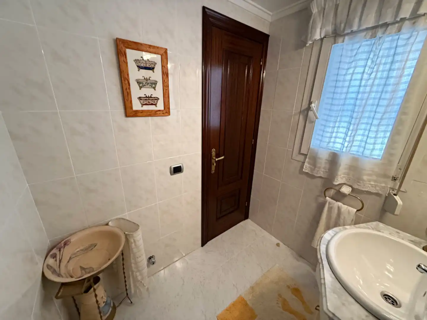 Baño de Casa adosada en venta en Oviedo  con Calefacción, Jardín privado y Parquet