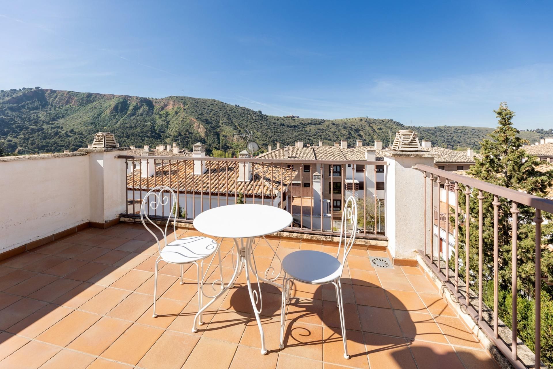Terrassa de Casa adosada en venda en  Granada Capital amb Aire condicionat, Calefacció i Jardí privat