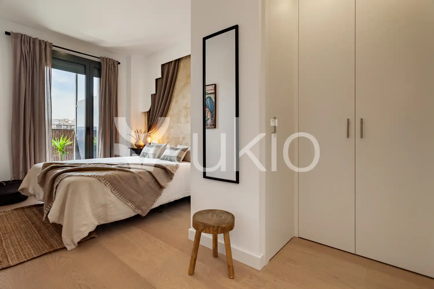 Schlafzimmer von Wohnungen zur Miete in Barcelona mit Klimaanlage, Terrasse und Möbliert