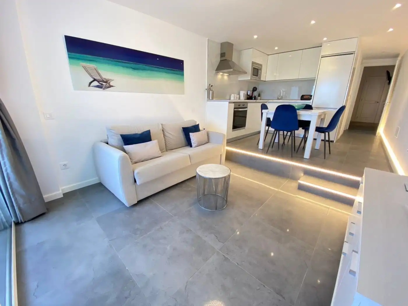 Sala d'estar de Apartament de lloguer en San Bartolomé de Tirajana amb Aire condicionat, Moblat i Balcó