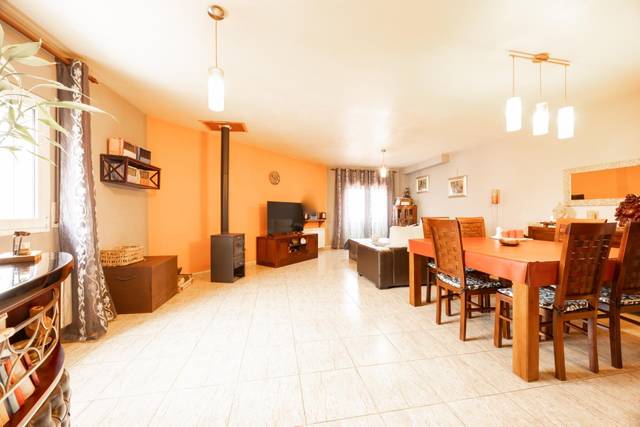 Casa adosada en Venta en Carrer del Ter en Sant Hipòlit de Voltregà