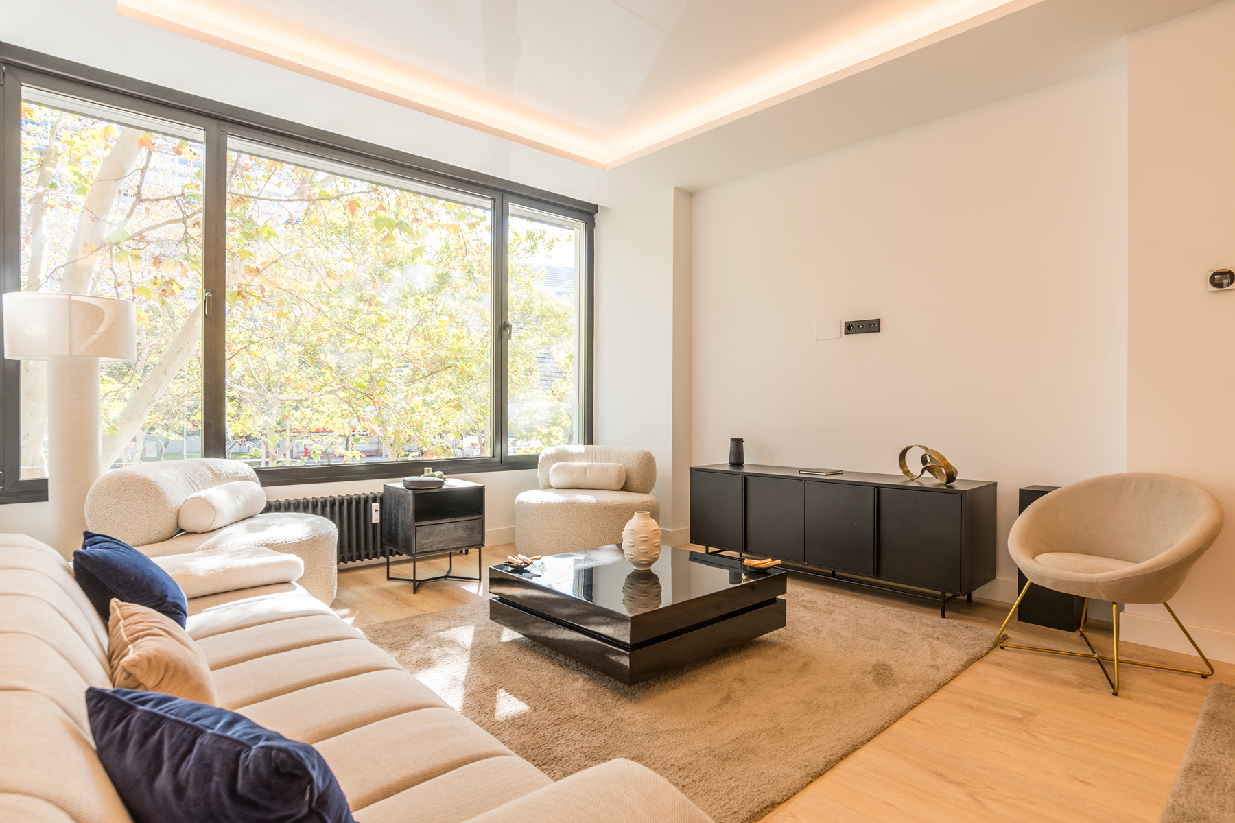 Living room of Apartment for sale in  Madrid Capital  with Air Conditioner and Terrace
