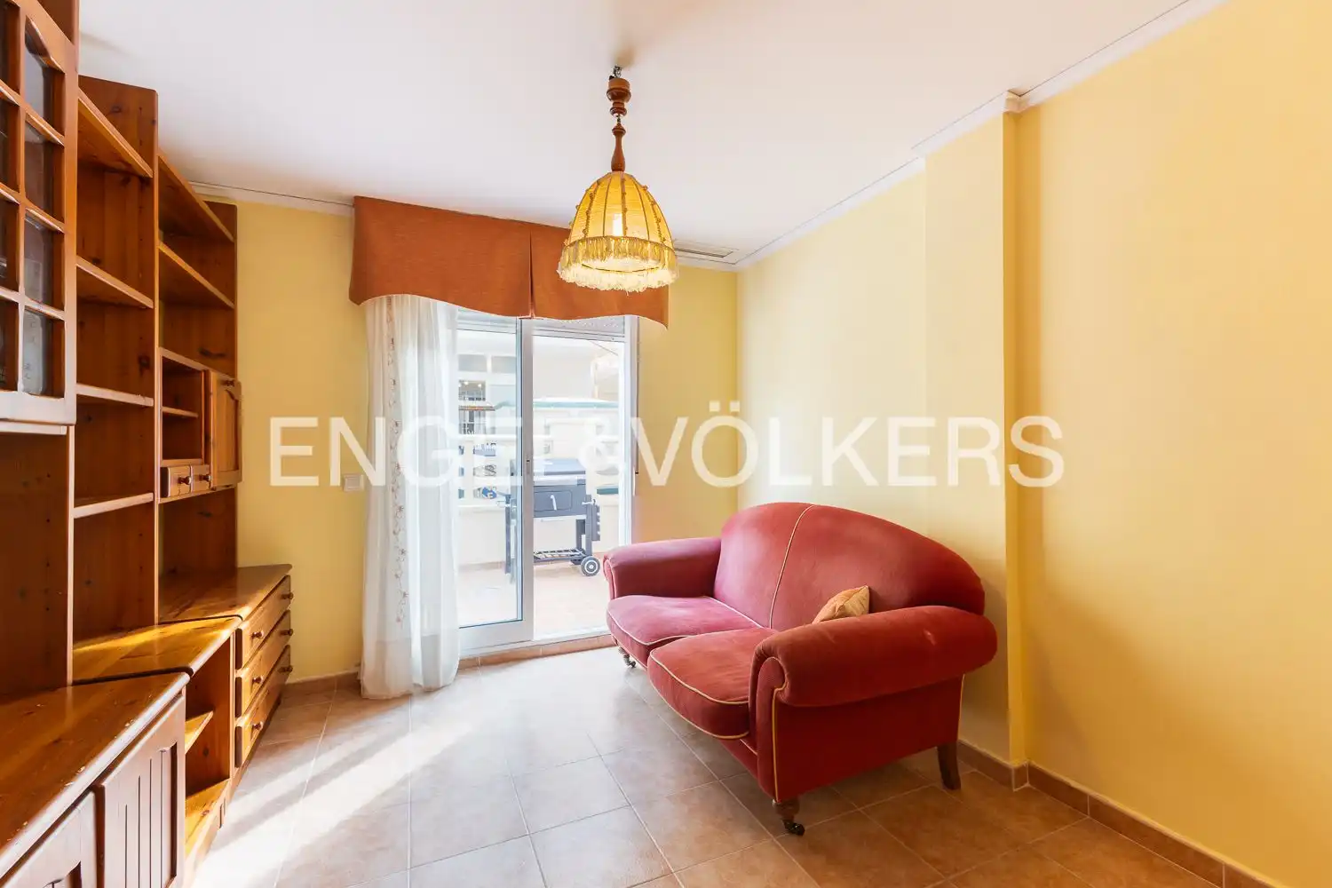 Sala d'estar de Casa adosada en venda en Miramar amb Aire condicionat, Calefacció i Terrassa