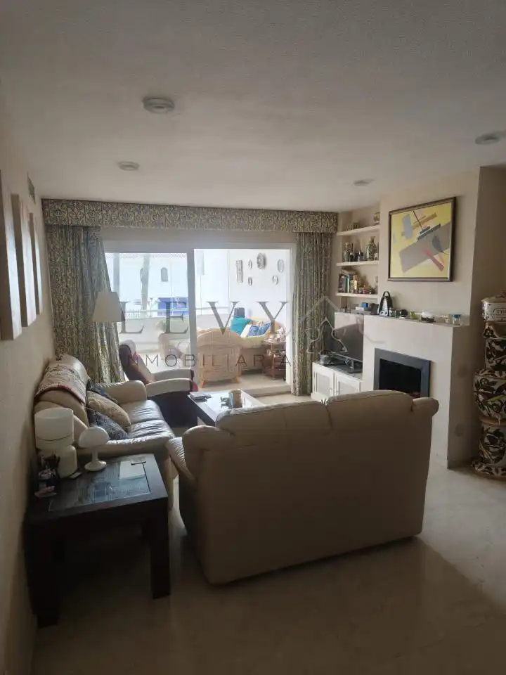 Living room of Flat for sale in Marbella  with Air Conditioner, Heating and Terrace