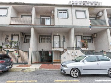 Terraced house with balcony for sale in Maracena